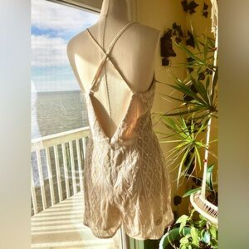 Lulus beaded jumpsuit size Medium in Cream - Picture 4 of 5